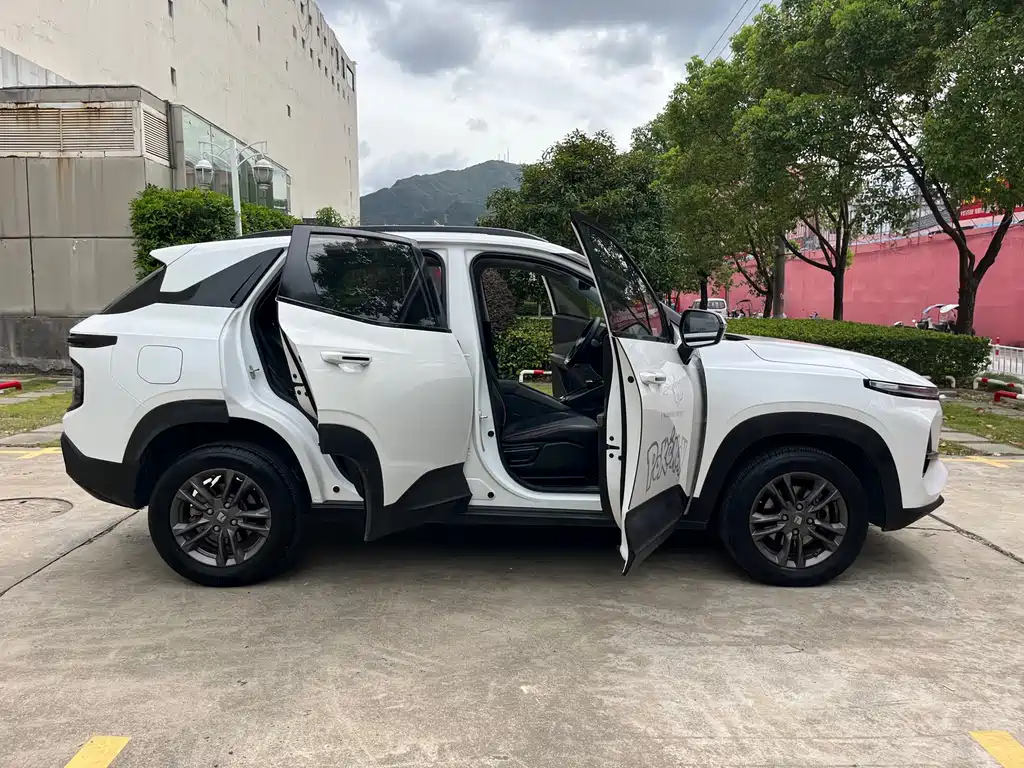 Baojun RS-3 2020 — фото 12