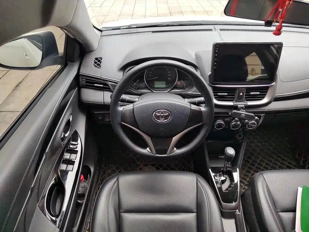 Toyota Yaris L 2020