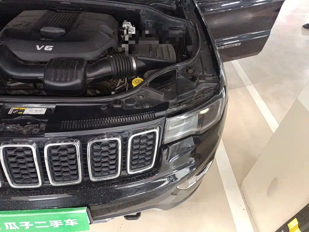 Jeep Grand Cherokee 2018 — фото 21