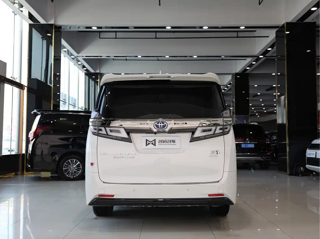 Toyota Vellfire 2023 — фото 17