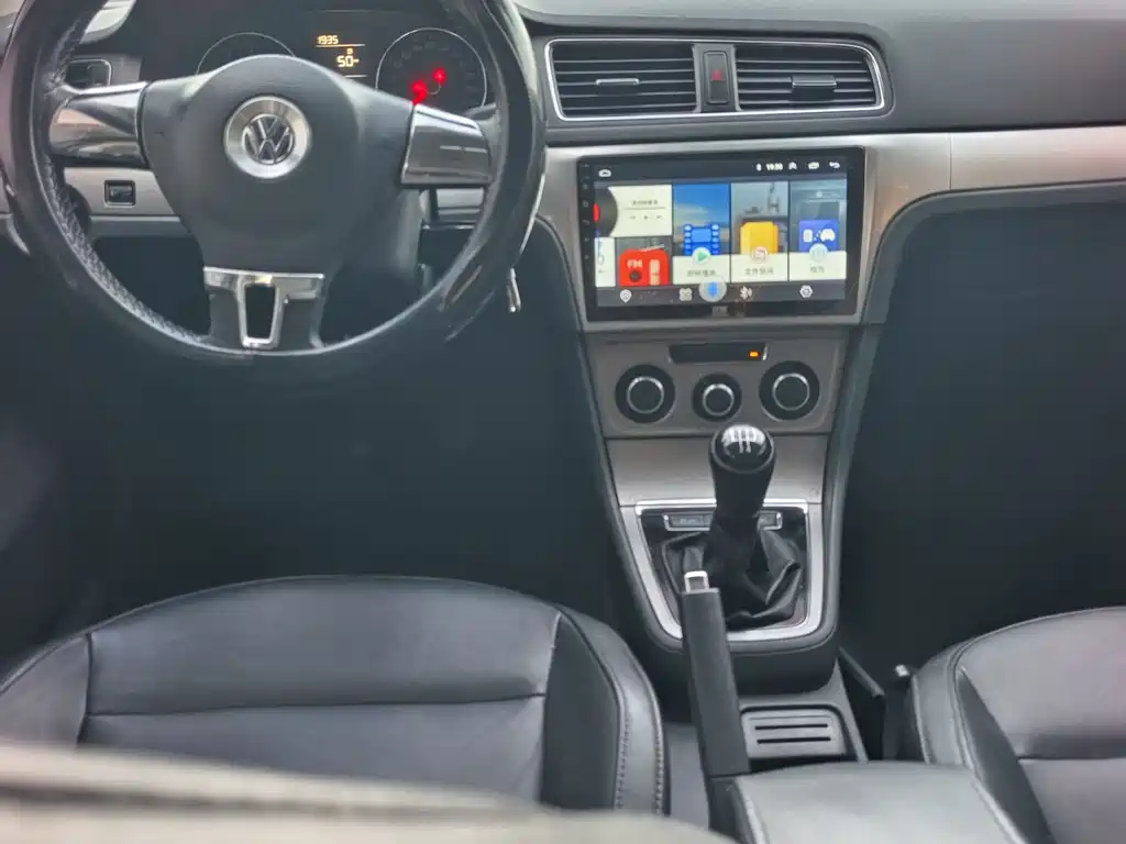 Volkswagen Lavida 2013