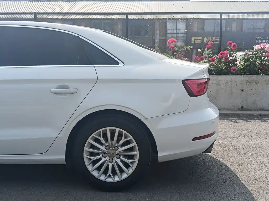 Audi A3 2017 — фото 11
