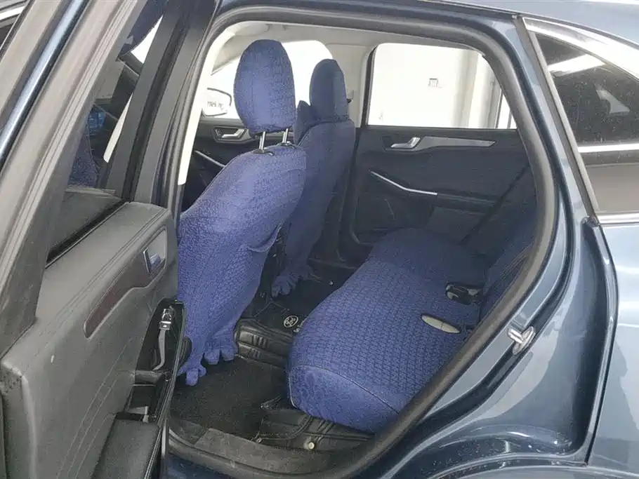 Ford Escape 2020 — фото 11