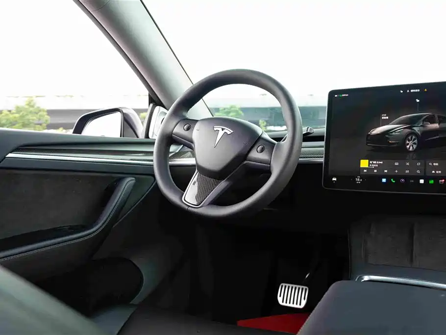 Tesla Model Y 2022 — фото 16