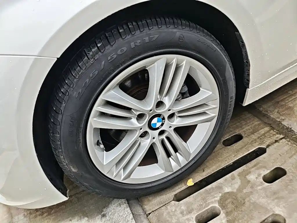 BMW 3 Series 2016 — фото 23