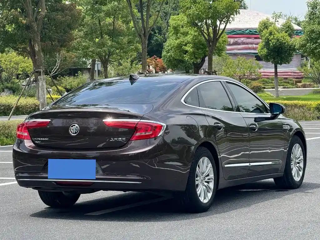 Buick LaCrosse 2017 — фото 6