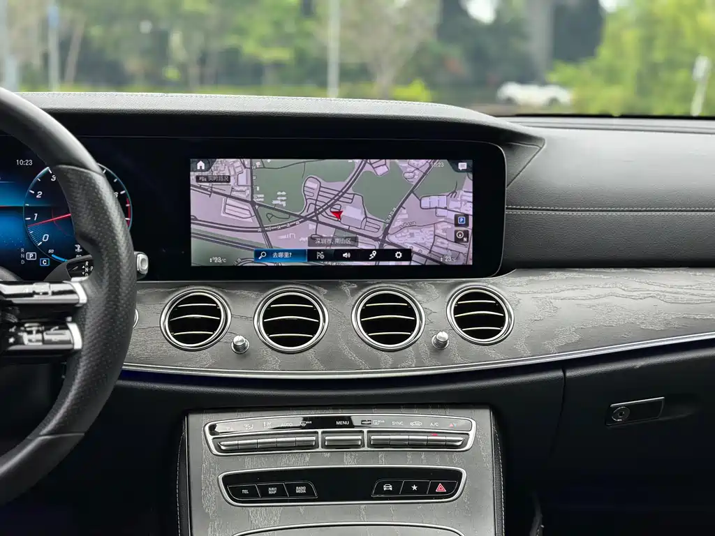 Mercedes-Benz E-Class 2021 — фото 15
