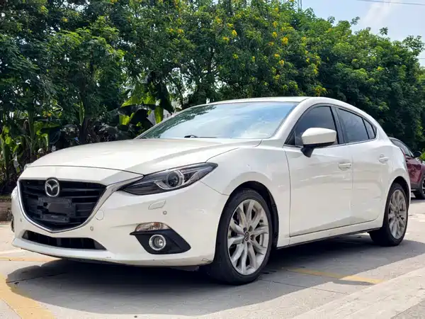 Mazda 3 Axela 2016