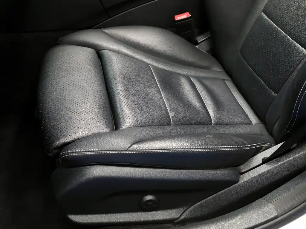 Mercedes-Benz C-Class 2019 — фото 18