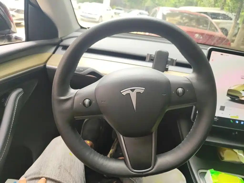 Tesla Model Y 2023 — фото 3