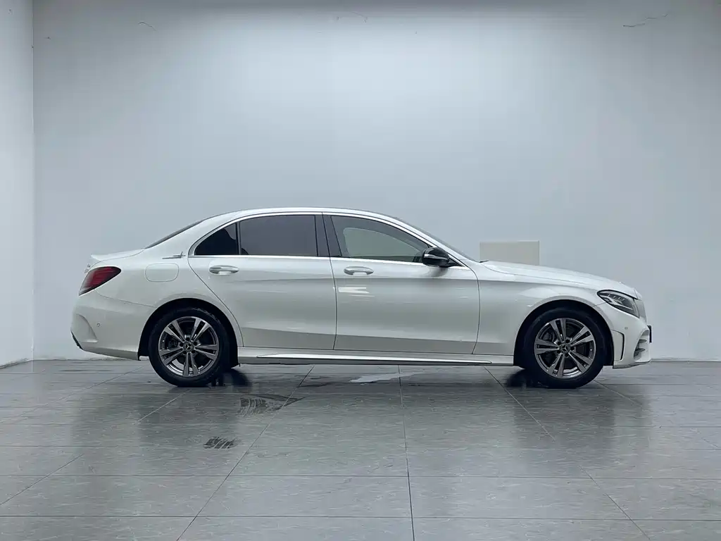 Mercedes-Benz C-Class 2020 — фото 18