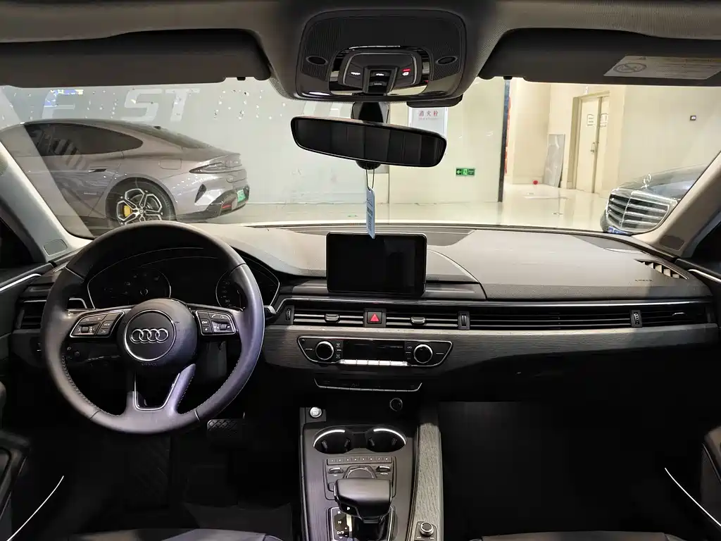 Audi A4L 2017