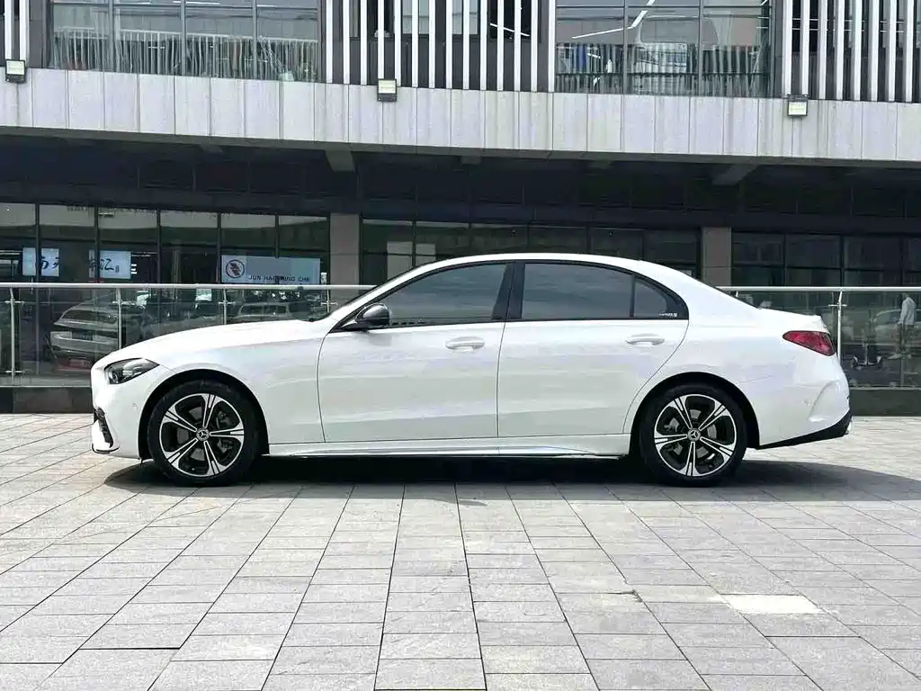 Mercedes-Benz C-Class 2022