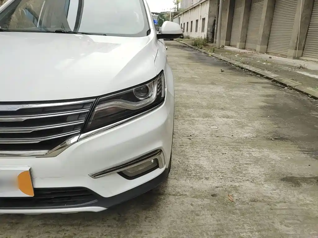 Roewe RX5 2016 — фото 18