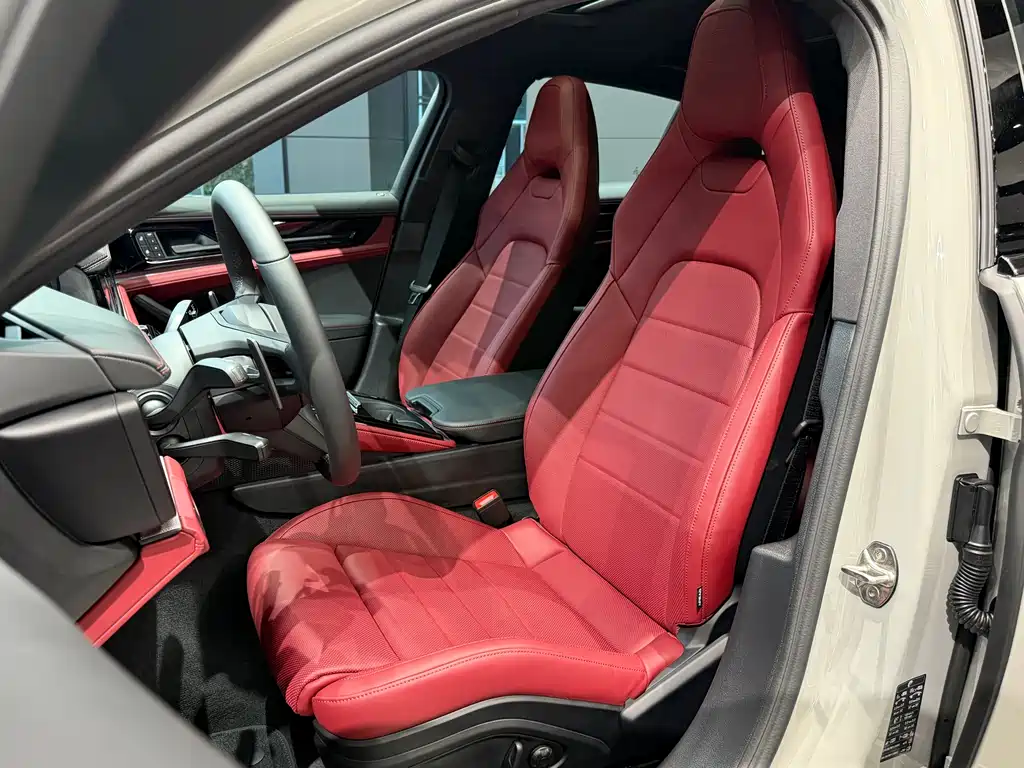Porsche Panamera 2025