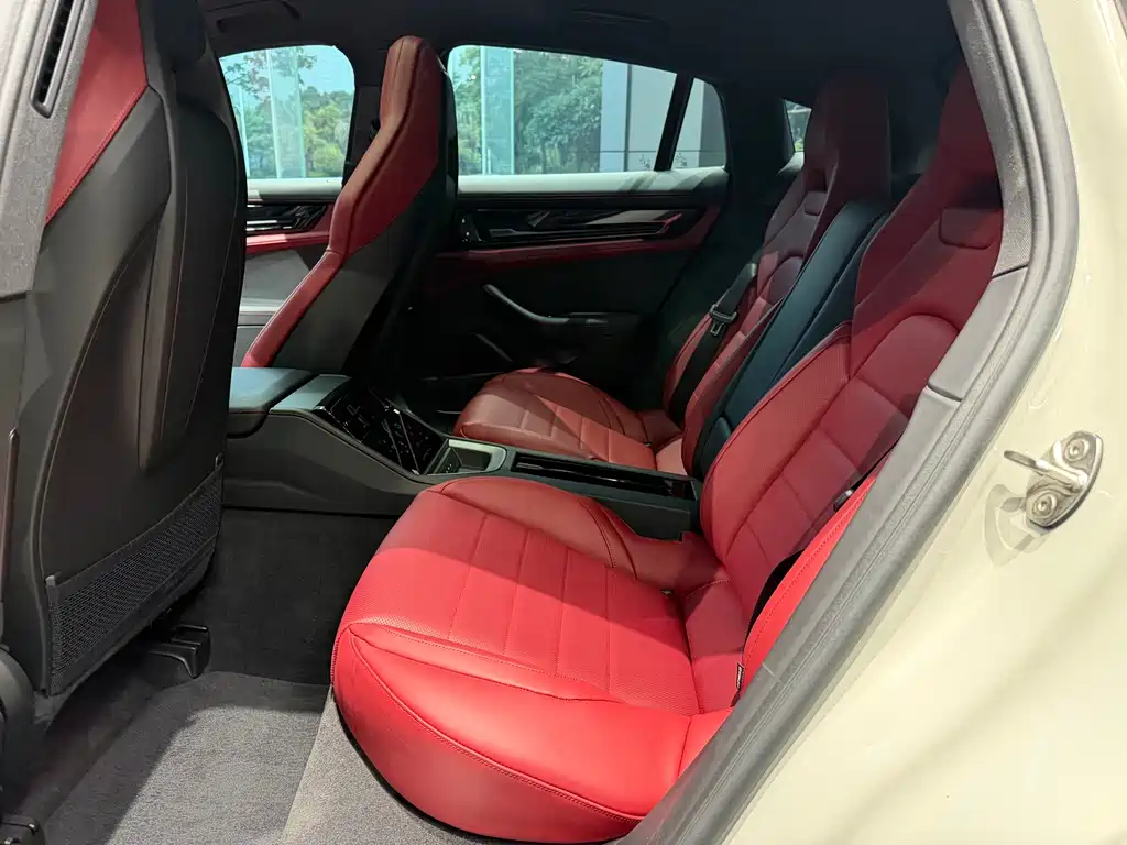 Porsche Panamera 2025