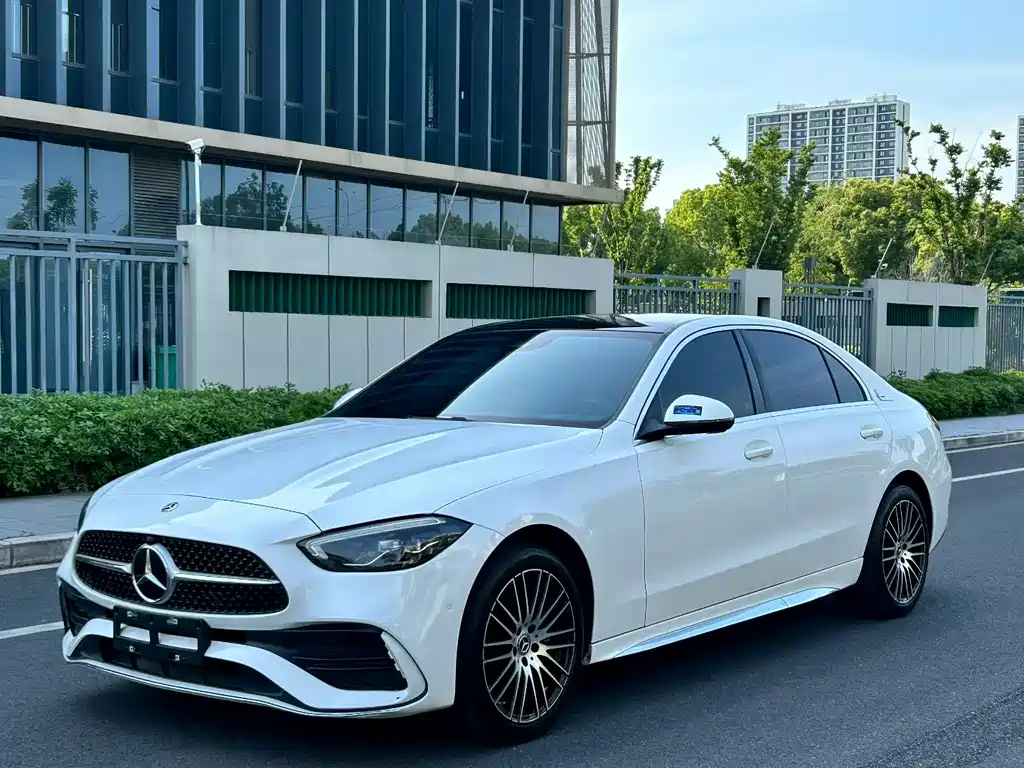 Mercedes-Benz C-Class 2024 — фото 1