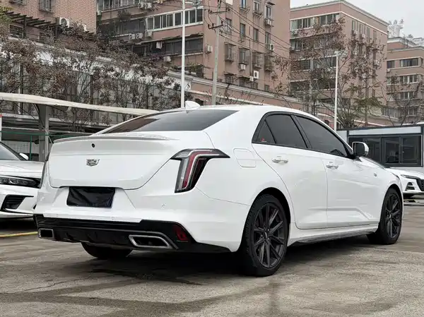 Cadillac CT4 2021