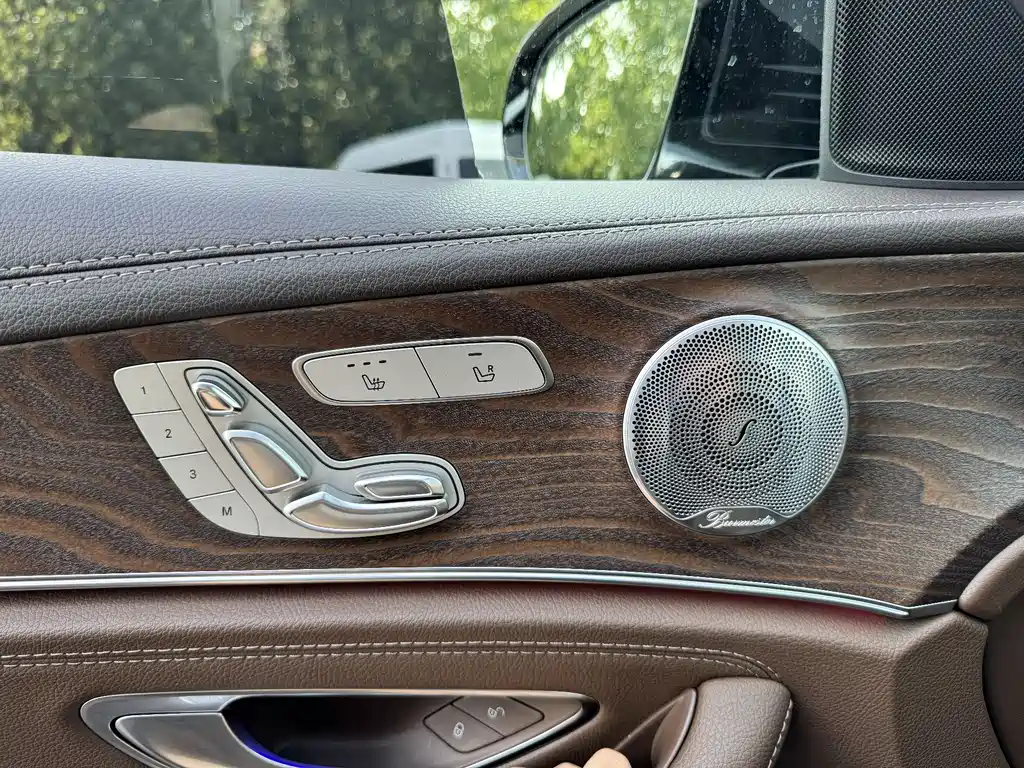 Mercedes-Benz E-Class 2020 — фото 15