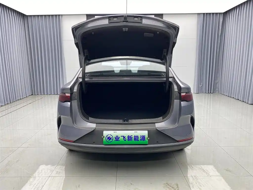 BYD Qin L 2025 — фото 17