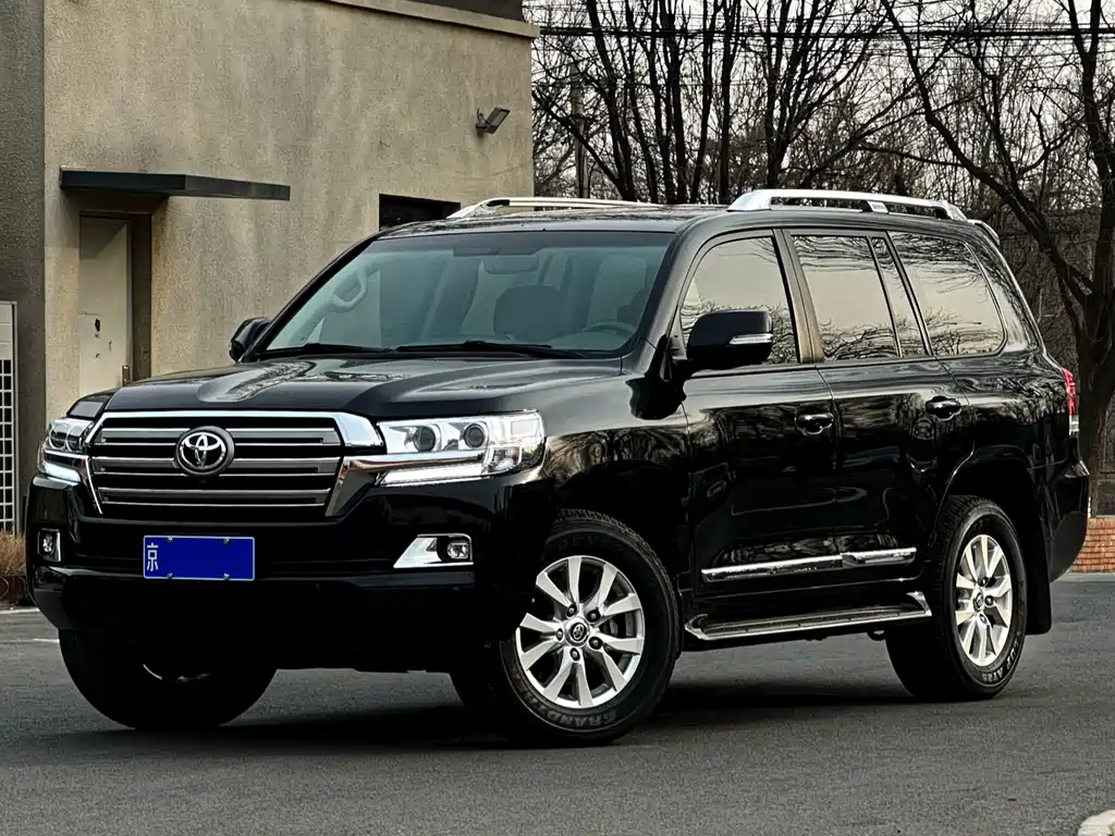 Toyota Land Cruiser 2019 — фото 1