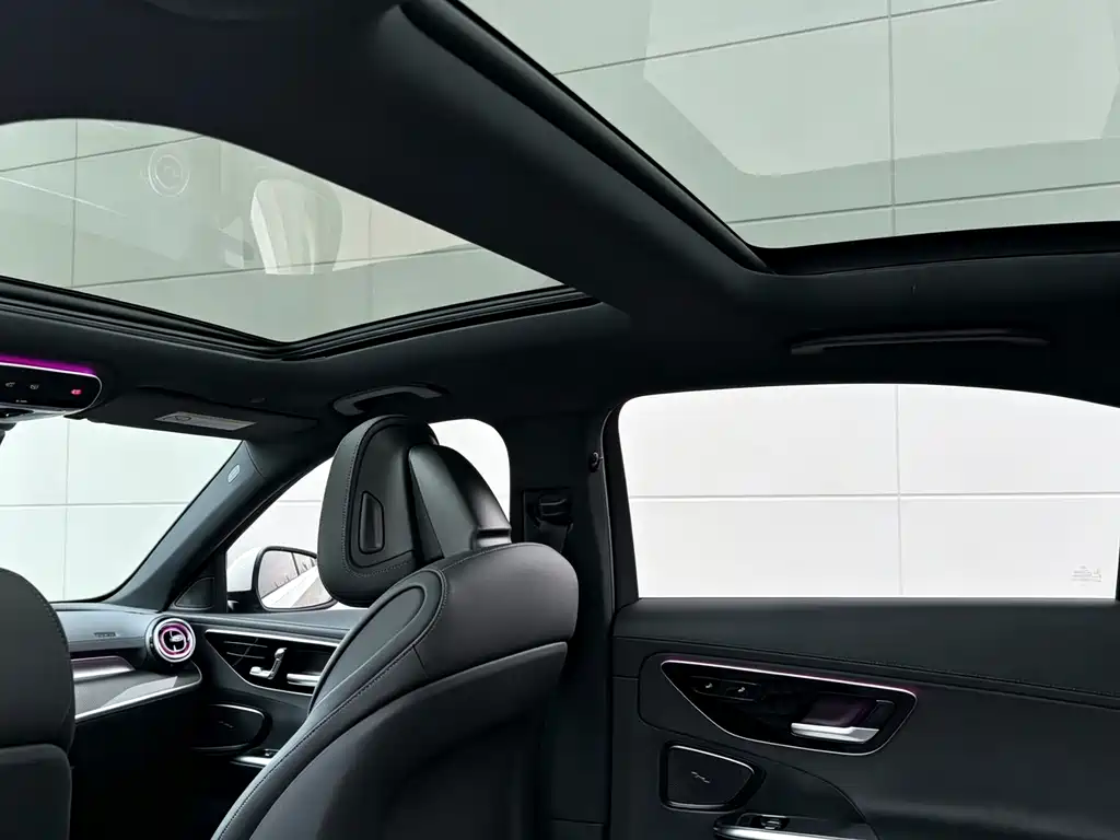 Mercedes-Benz C-Class 2023 — фото 13