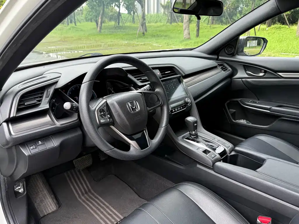 Honda Civic 2020 — фото 10