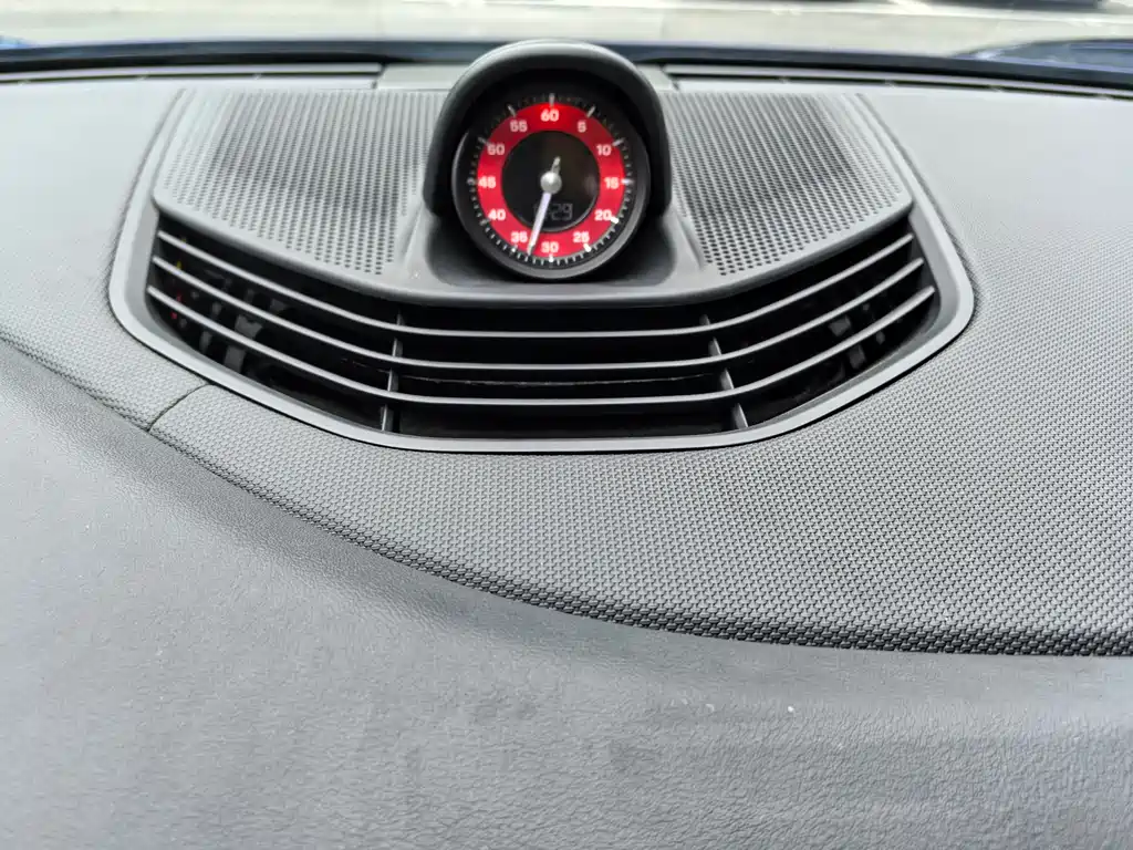 Porsche Taycan 2021 — фото 9
