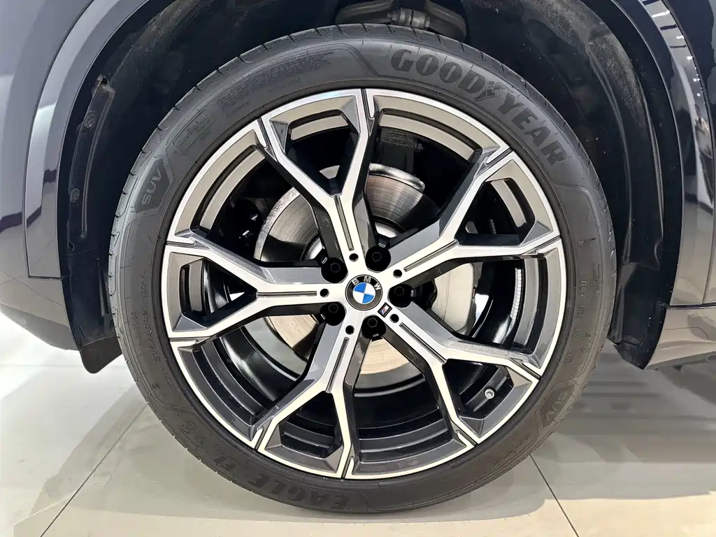 BMW X5 2025 — фото 20