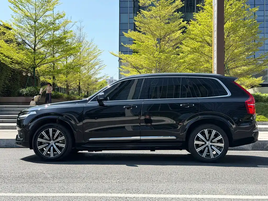 Volvo XC90 2023 — фото 8