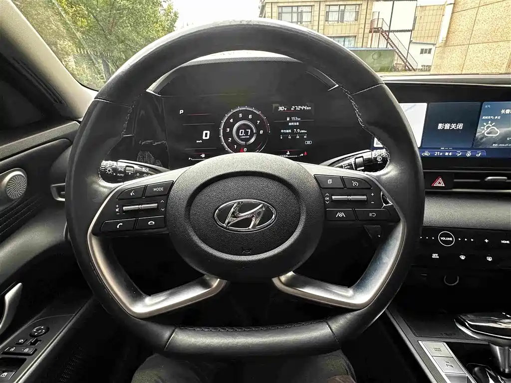 Hyundai Elantra 2021 — фото 10