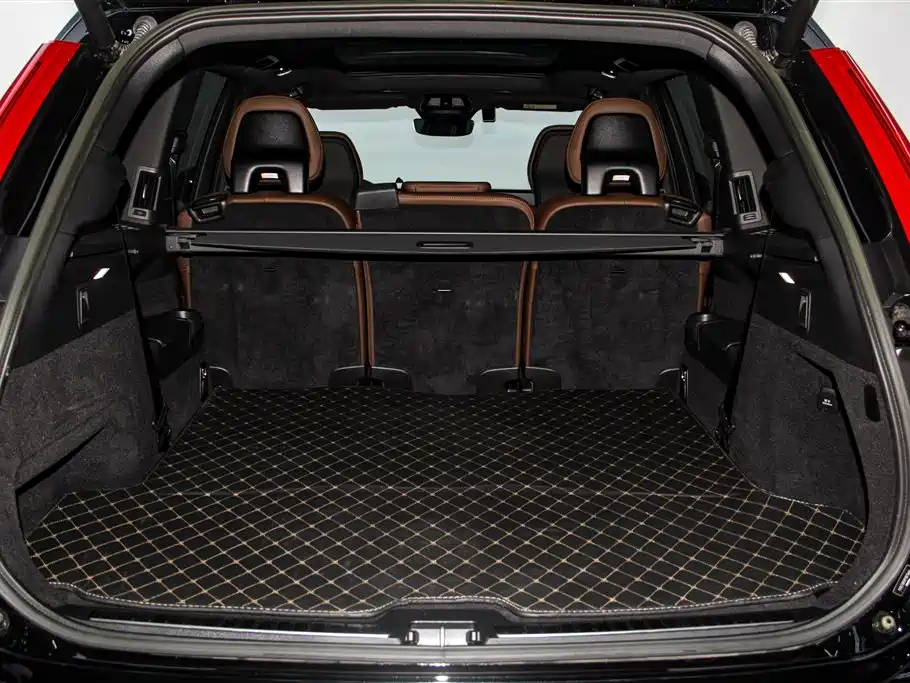 Volvo XC90 2023 — фото 30