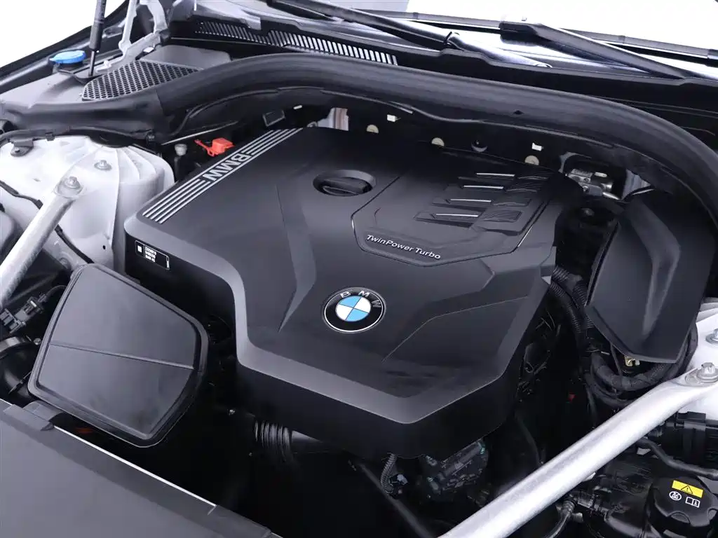 BMW 6 Series GT 2023 — фото 23