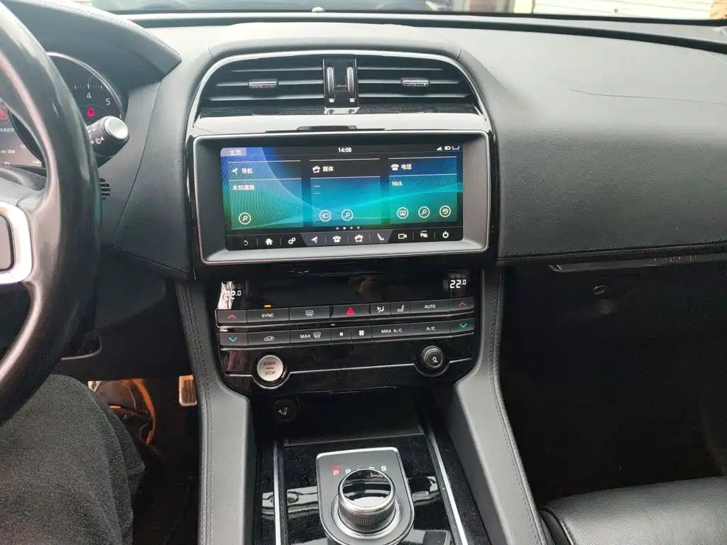 Jaguar F-PACE 2019