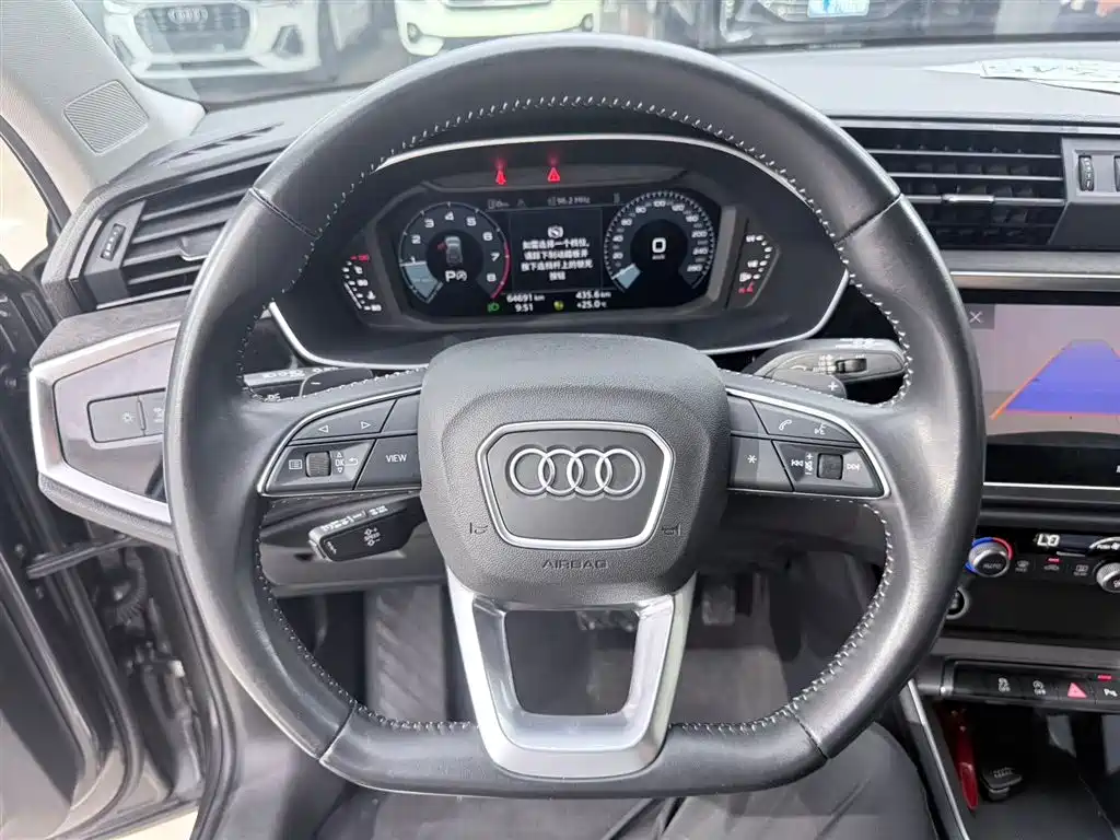 Audi Q3 2022 — фото 11