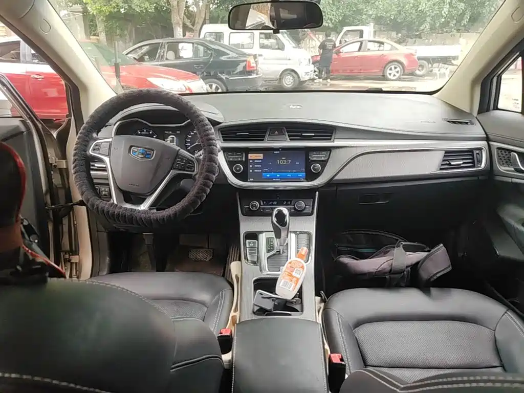 Geely Emgrand GS 2016 — фото 10