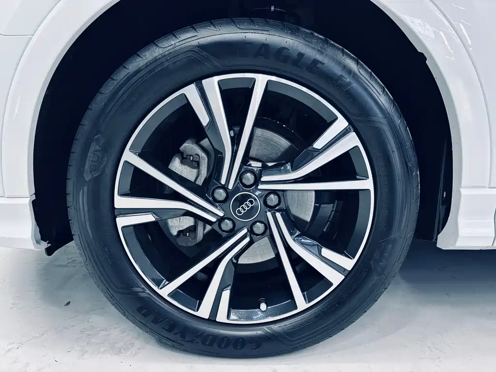 Audi Q3 Sportback 2023 — фото 22