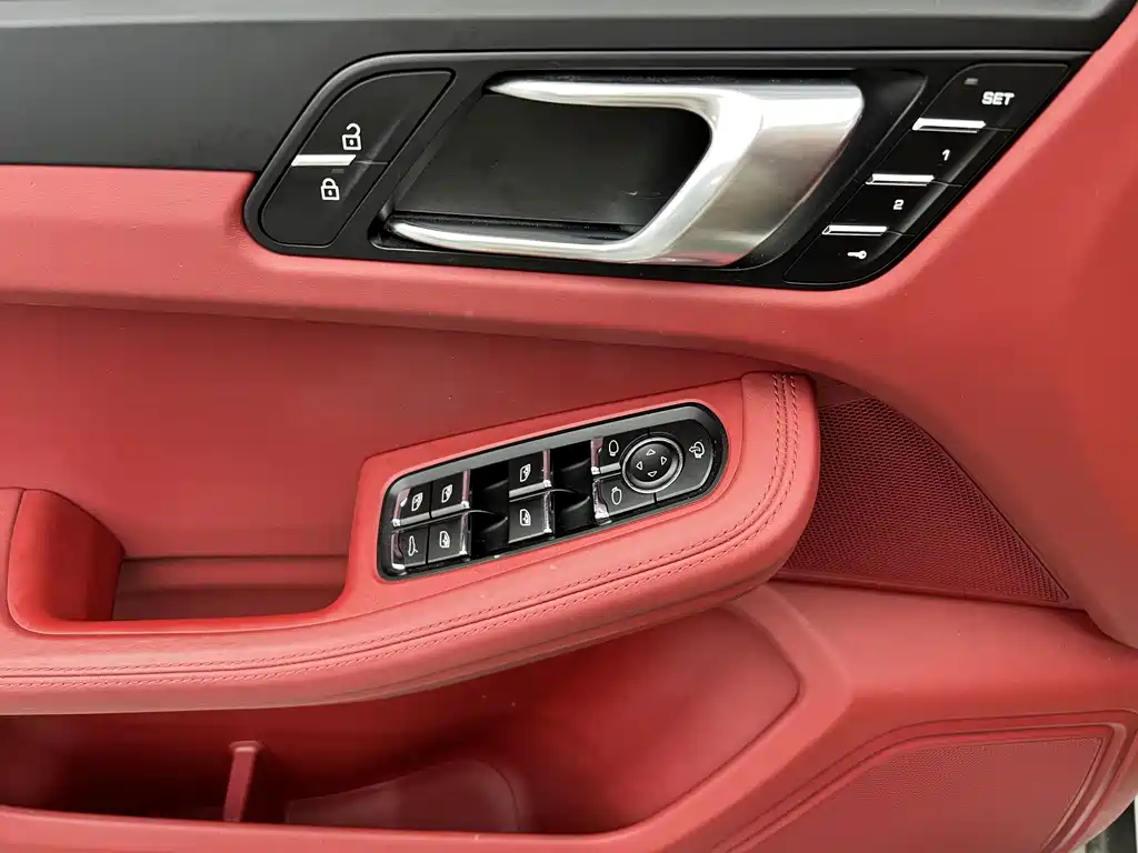 Porsche Macan 2021 — фото 8