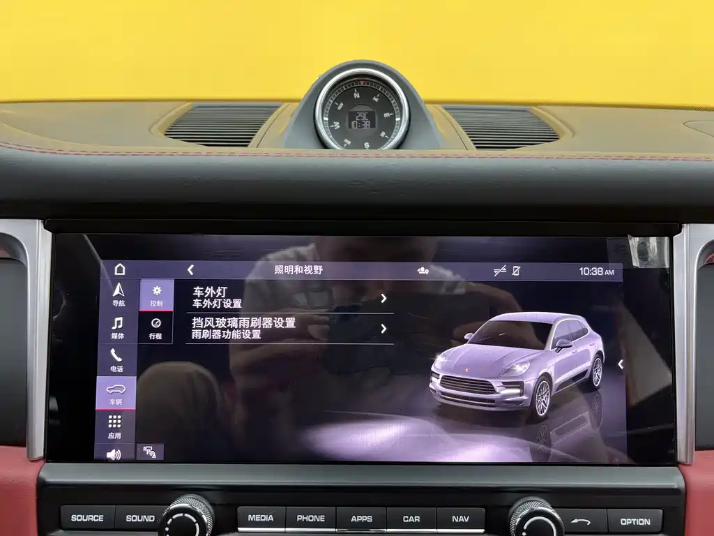 Porsche Macan 2021 — фото 18