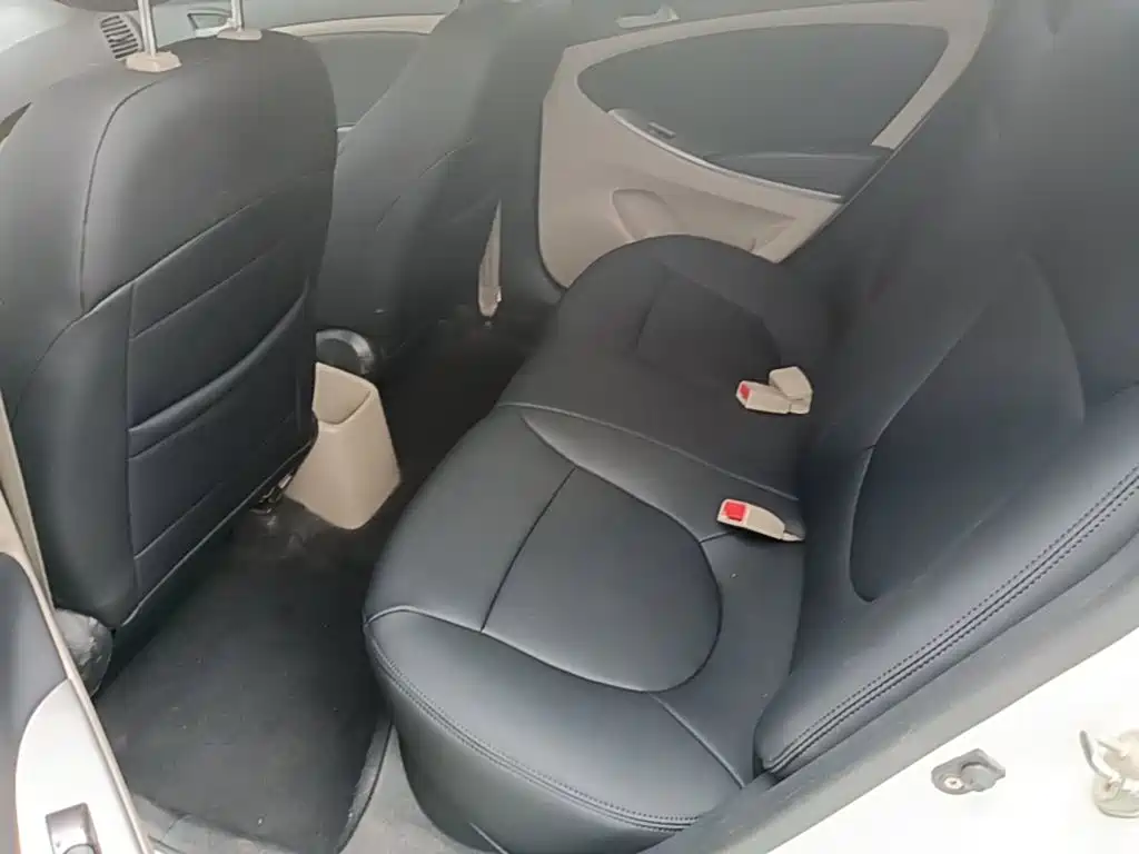 Hyundai Verna 2015 — фото 17