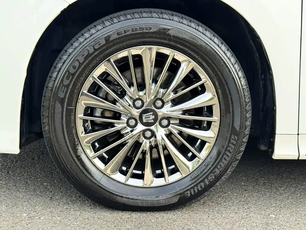 Toyota Vellfire 2022 — фото 19