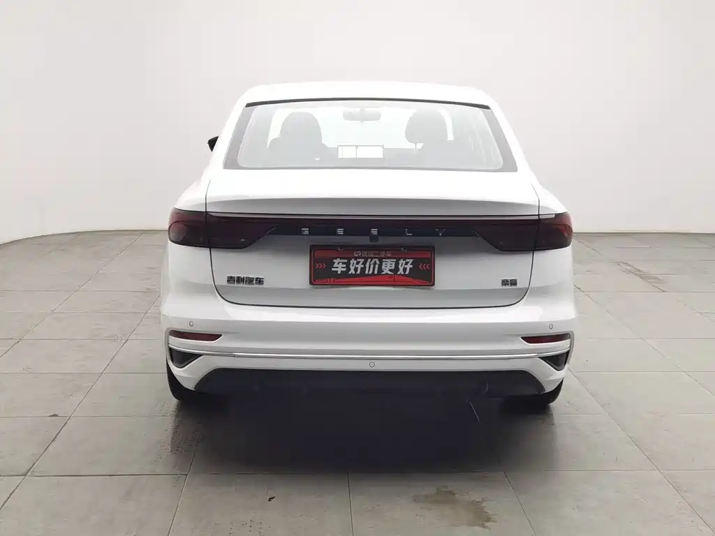 Geely Emgrand 2025
