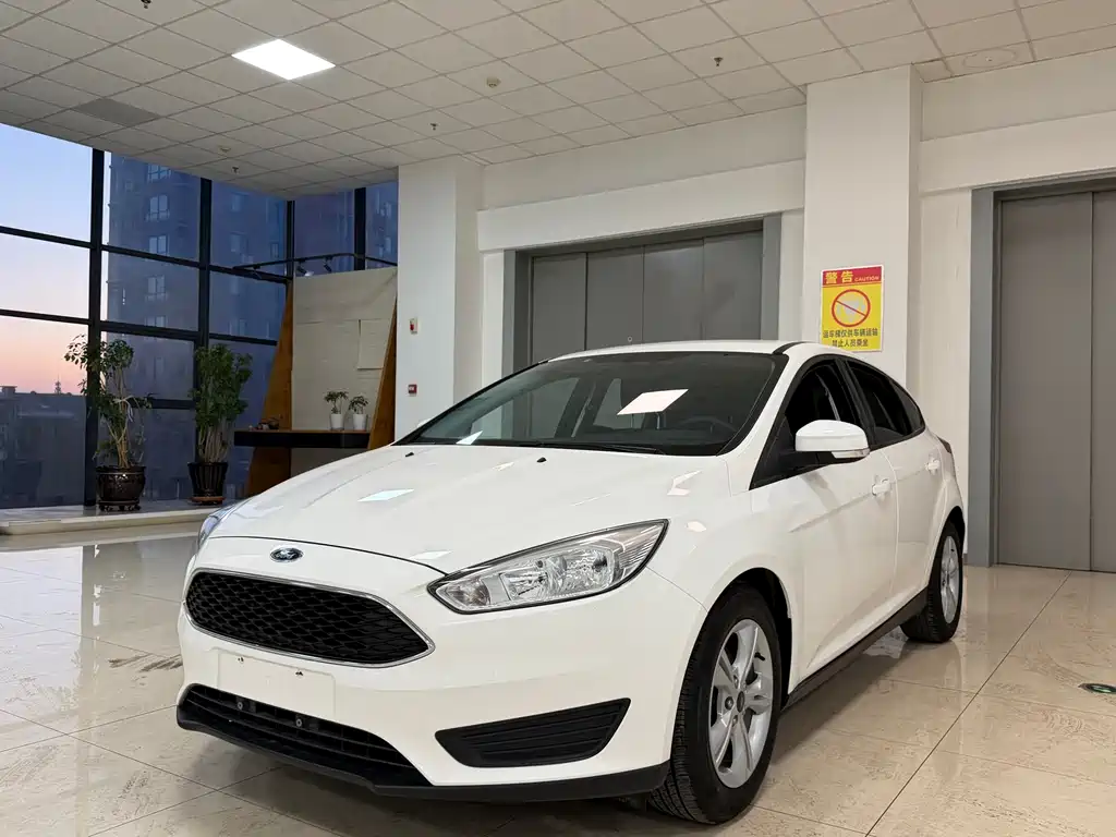 Ford Focus 2018 — фото 1