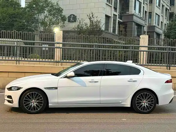 Jaguar XEL 2022
