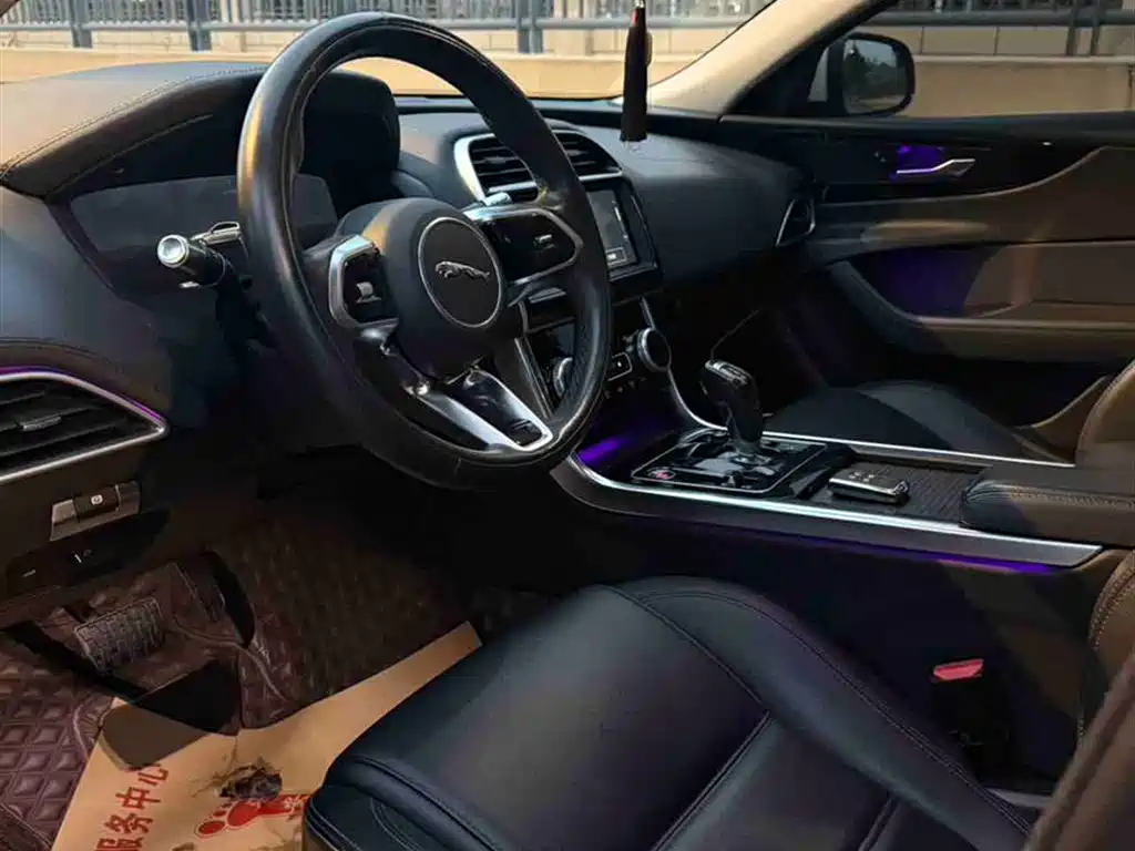 Jaguar XEL 2021 — фото 15