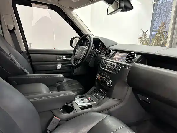 Land Rover Discovery 2015