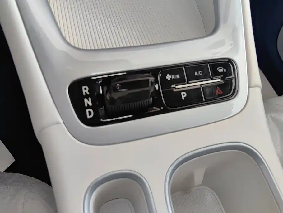 Geely Galaxy Starwish 2026 — фото 16