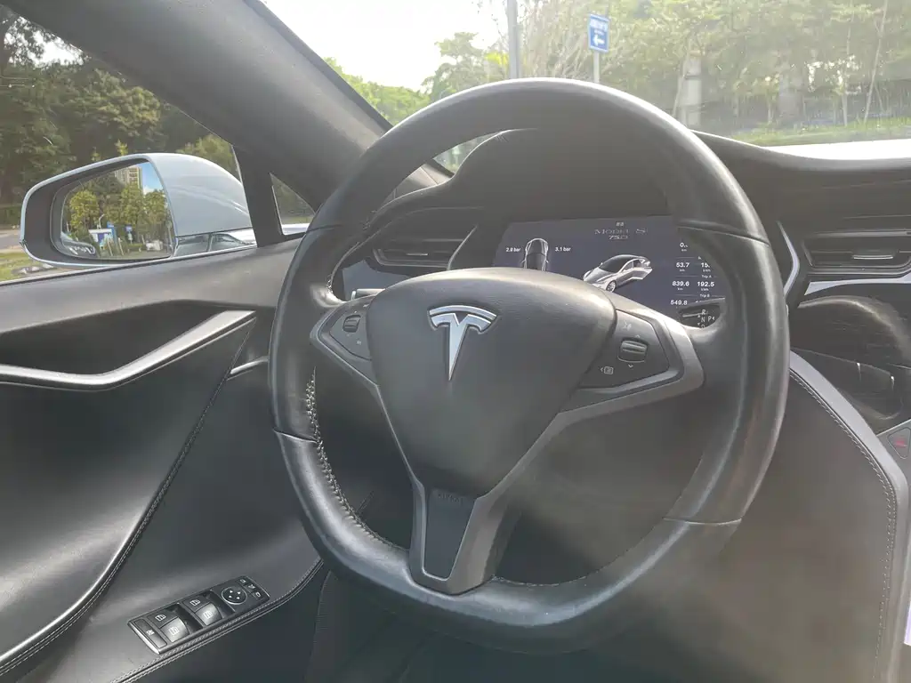Tesla Model S 2019 — фото 20