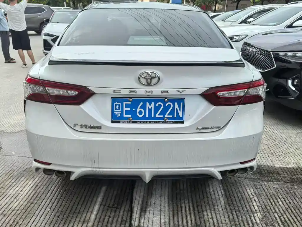 Toyota Camry 2021 — фото 4