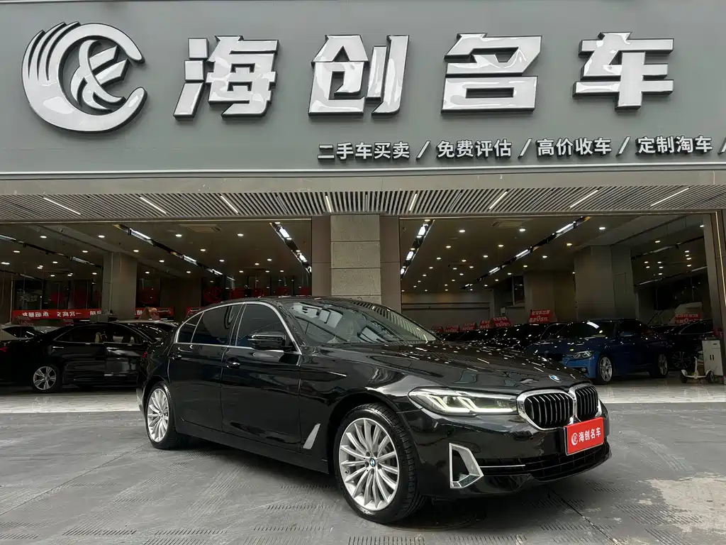 BMW 5 Series 2022 — фото 13